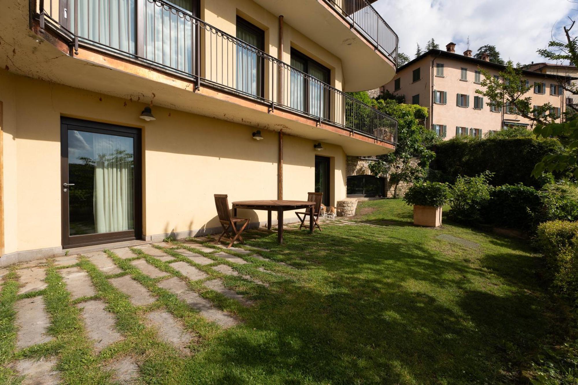 Apartments Vistallihouse Bergamo Luaran gambar